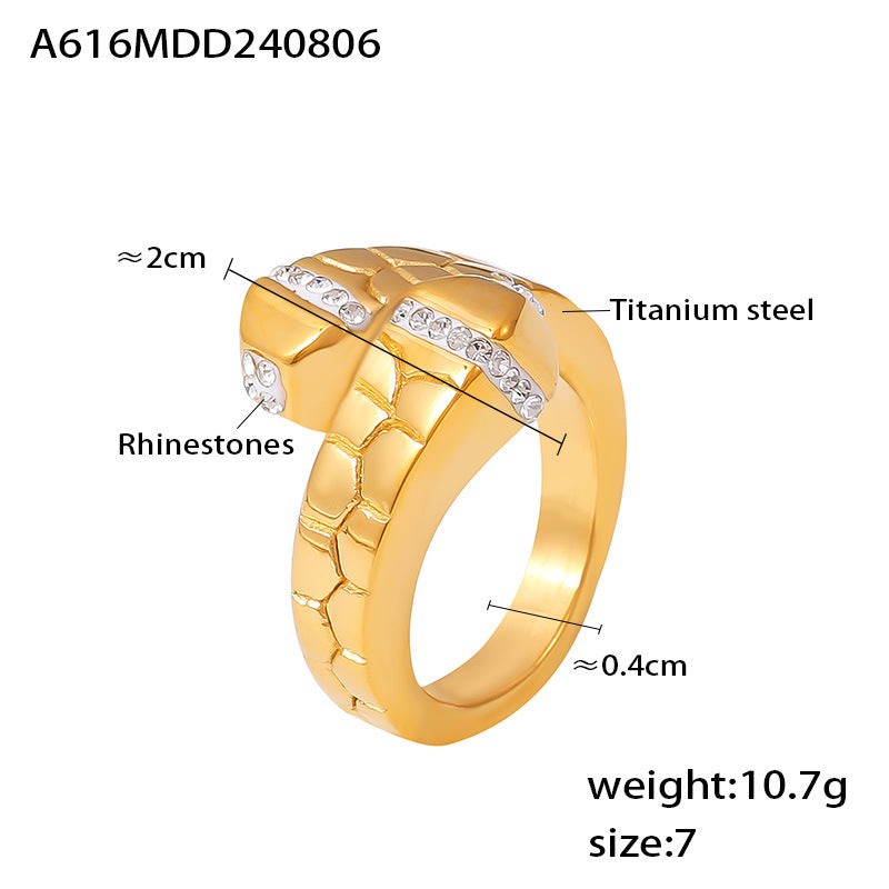 B廠-歐美INS輕奢創意石頭紋理鑲嵌水鑽戒指鈦鋼鍍18k真金幾何開口指環「A616」24.08-3